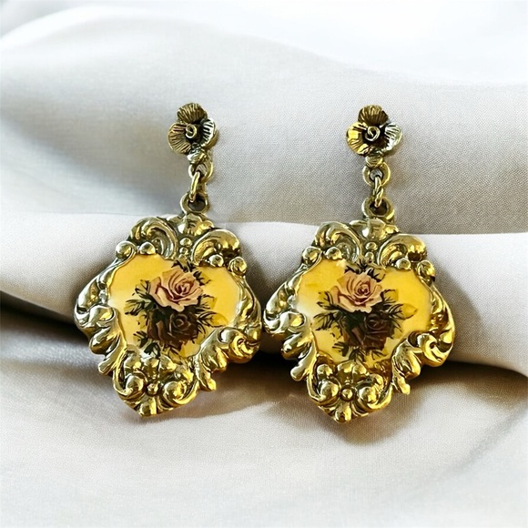 Vintage 1928 Victorian-Style 14KT Gold-Filled Post Earrings - Picture 3 of 3